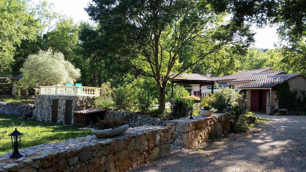 Le Donjon Des Combes Et Son Spa Fayence Bilik gambar