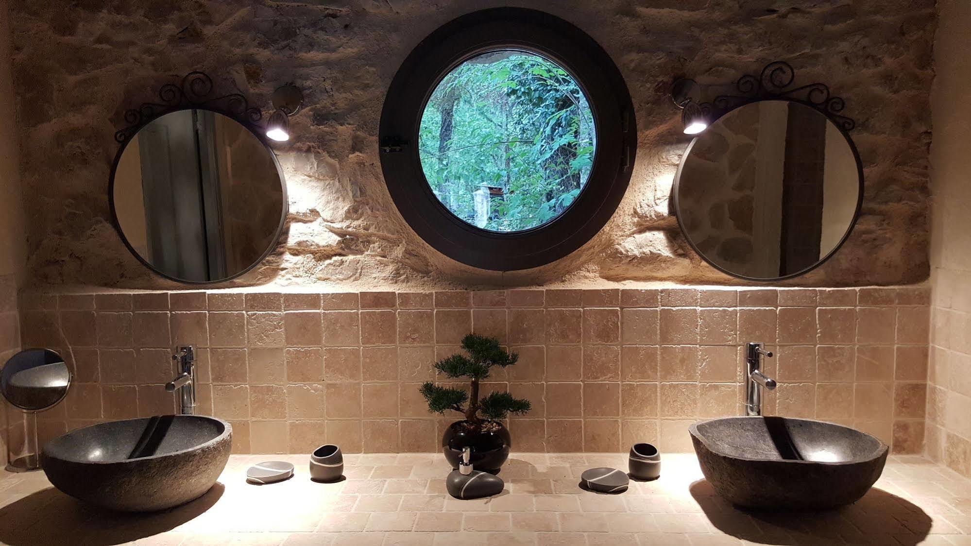 Le Donjon Des Combes Et Son Spa Fayence Luaran gambar
