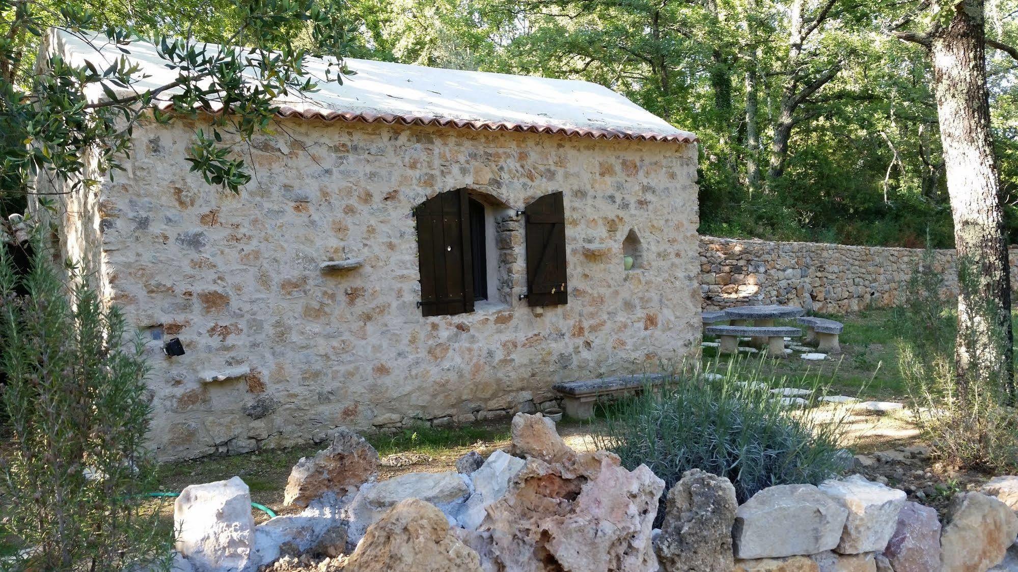 Le Donjon Des Combes Et Son Spa Fayence Luaran gambar