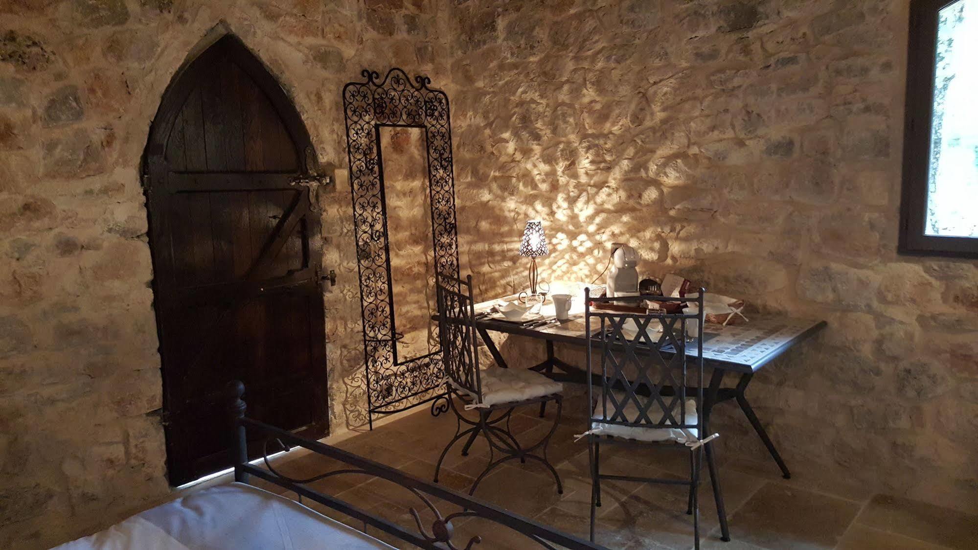 Le Donjon Des Combes Et Son Spa Fayence Luaran gambar