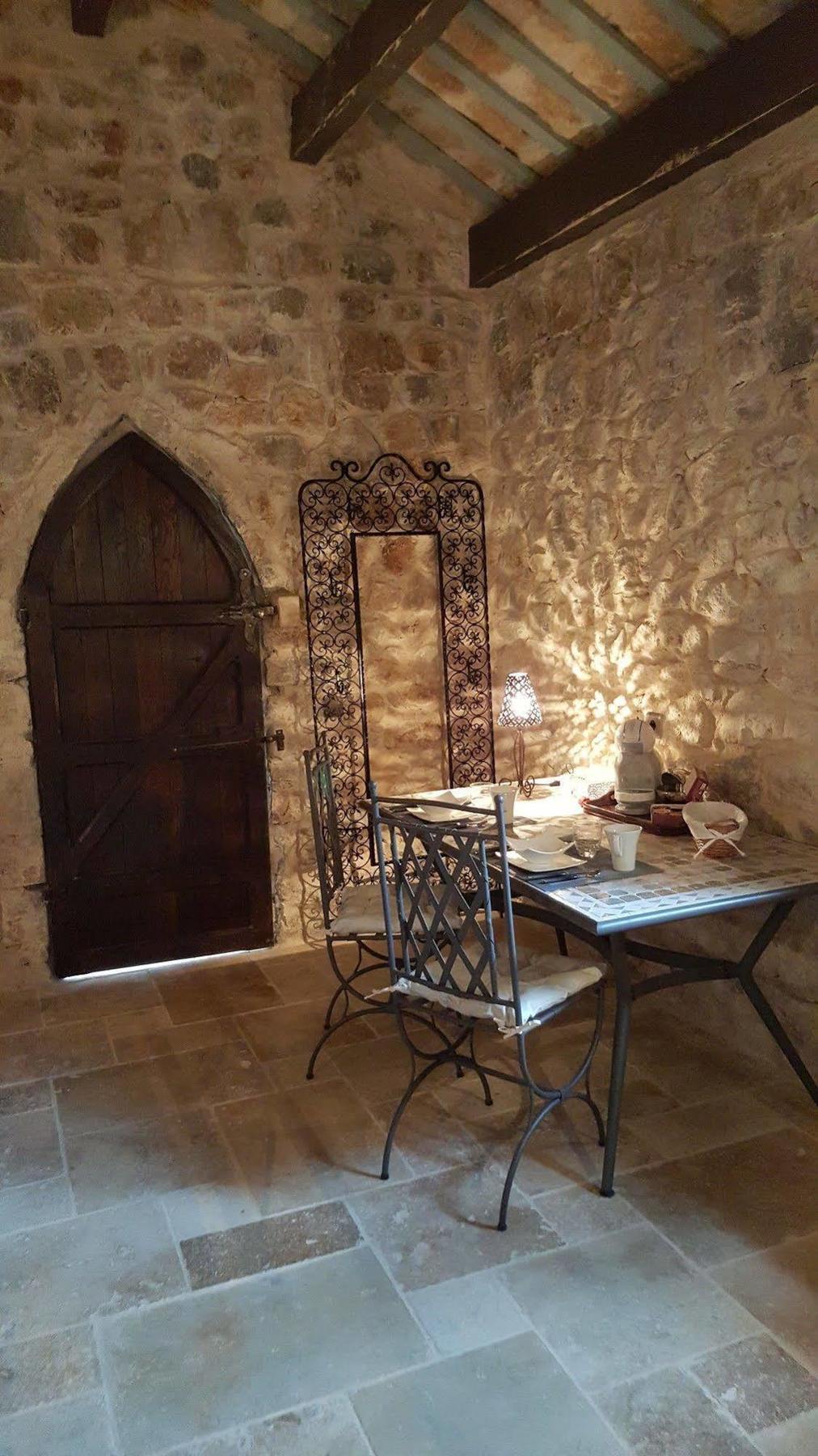 Le Donjon Des Combes Et Son Spa Fayence Luaran gambar