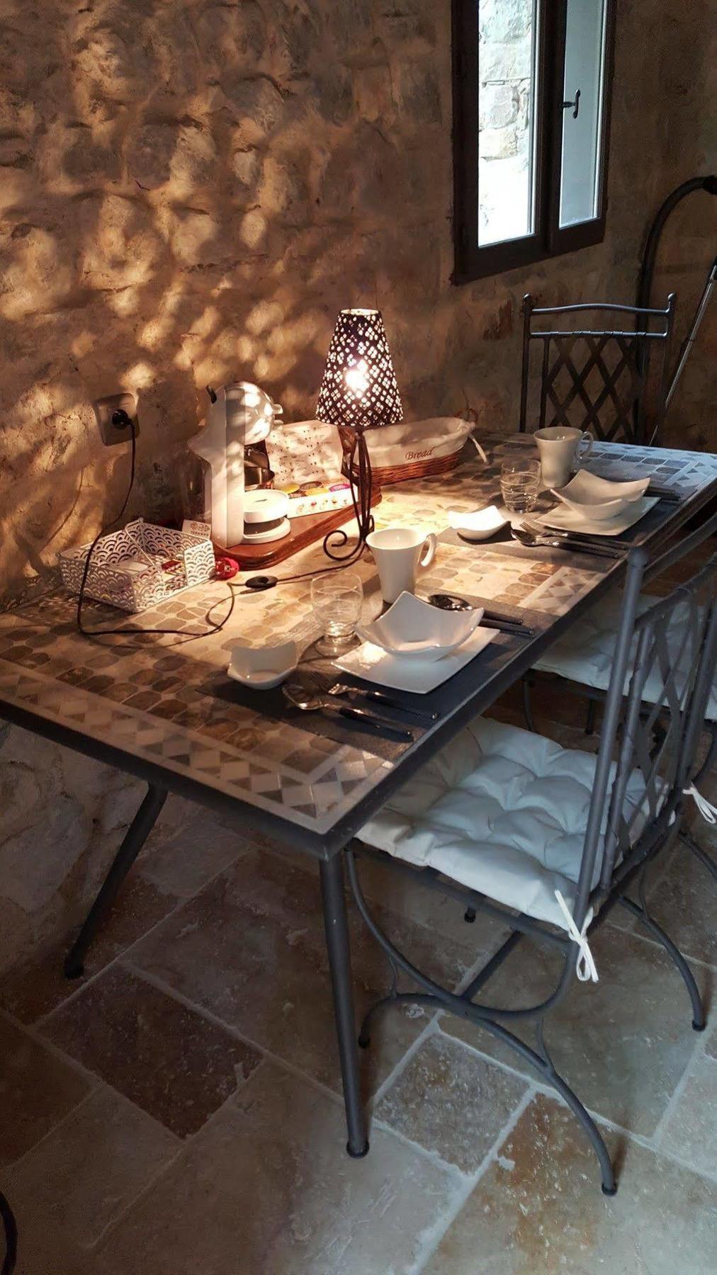 Le Donjon Des Combes Et Son Spa Fayence Luaran gambar